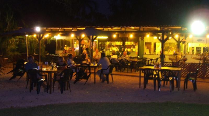 Territory Manor Motel & Caravan Park Mataranka Extérieur photo