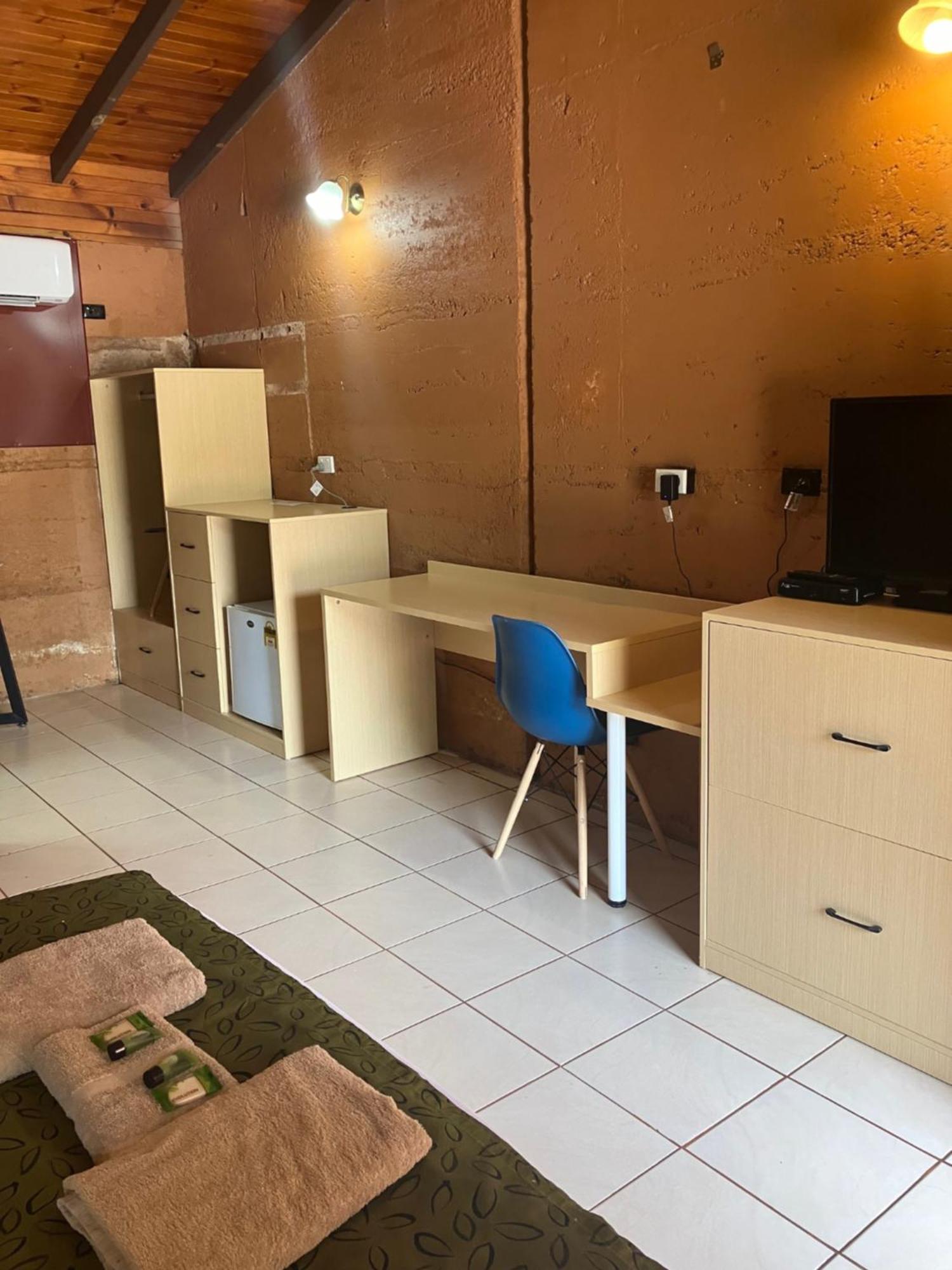 Territory Manor Motel & Caravan Park Mataranka Chambre photo